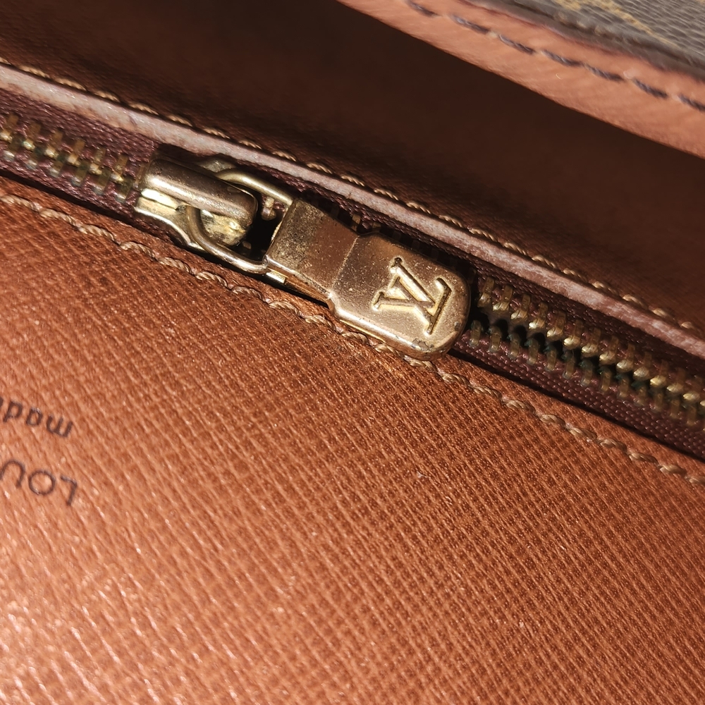 Louis Vuitton Monogram Crossbody Bag With COA - Picture 13 of 13